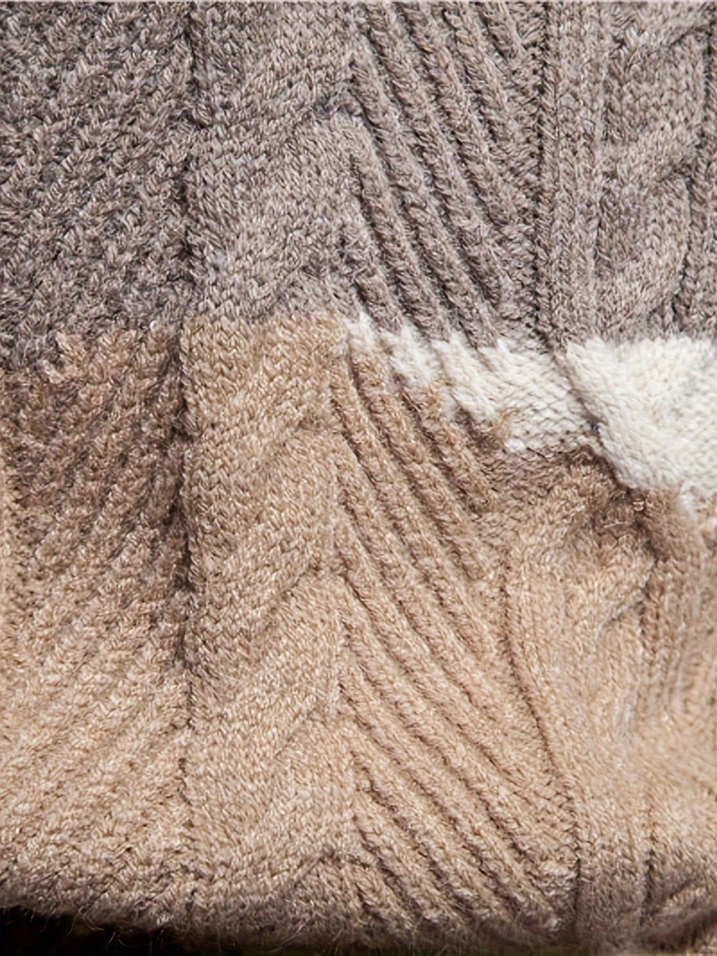 Ellis | Textured Colour-Block Sweater