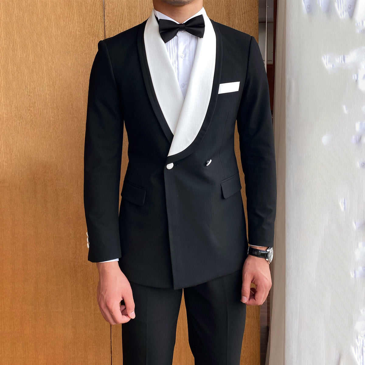2-teiliger eleganter Herren-Smoking, Slim Fit, Weiß mit schwarzem Schalkragen