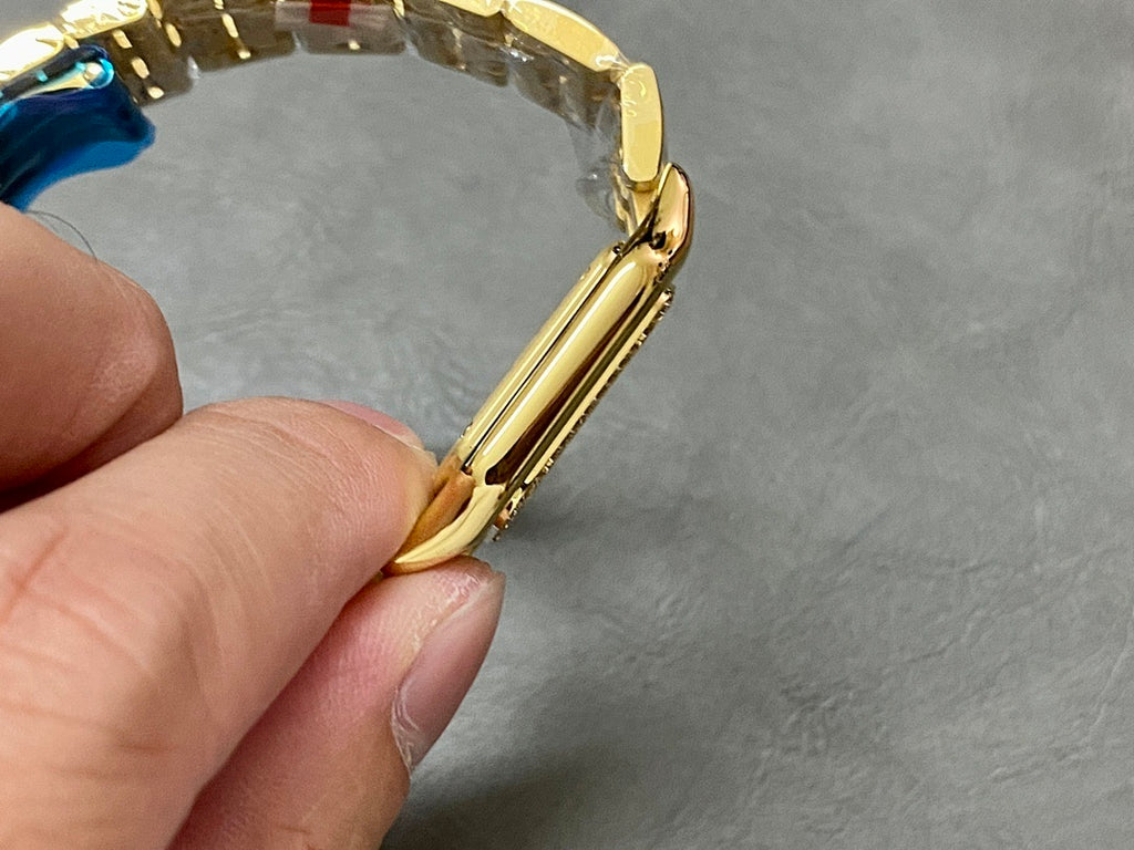 Cartier Panthère de Cartier – Yellow Gold Diamond Bezel White Roman Numeral Dial Blue Sword Hands Gold Panthère Bracelet