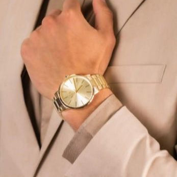Armani Exchange Cayde AX2707 Herren-Analoguhr – Goldfarbenes Zifferblatt mit passendem Edelstahlarmband in Gold