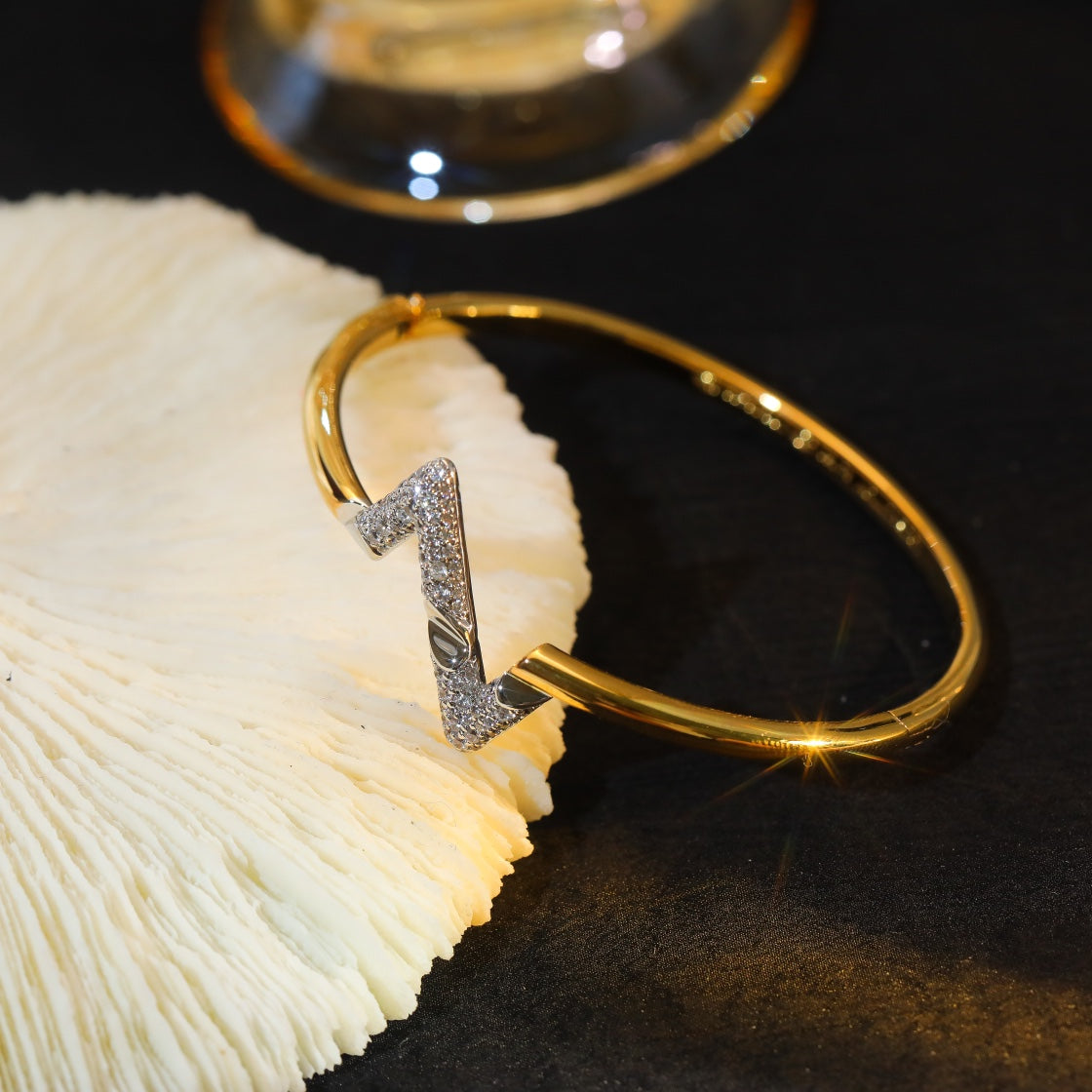 VOLTE UPSIDE DOWN GOLD-DIAMANT-ARMBAND