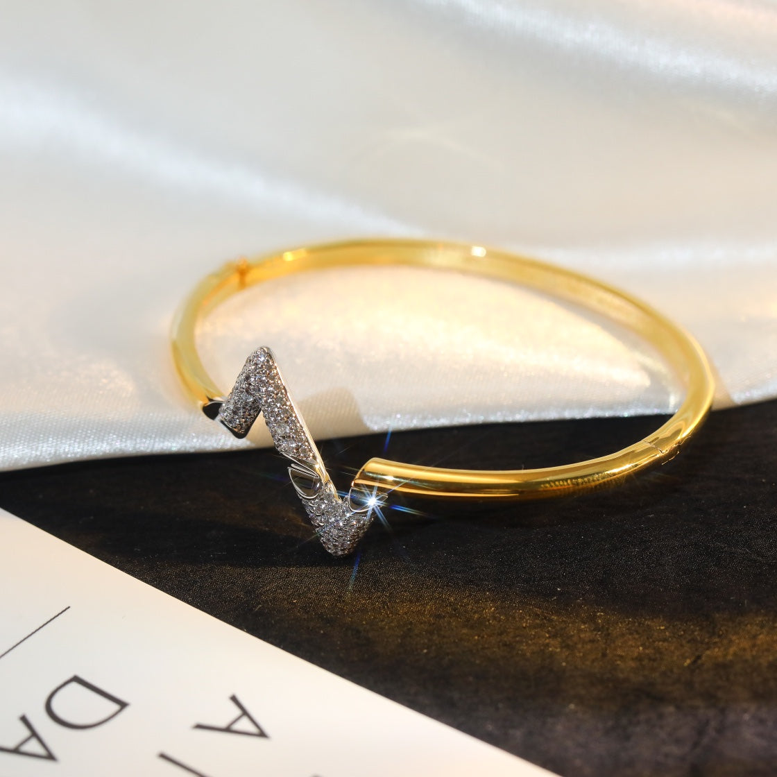 VOLTE UPSIDE DOWN GOLD-DIAMANT-ARMBAND