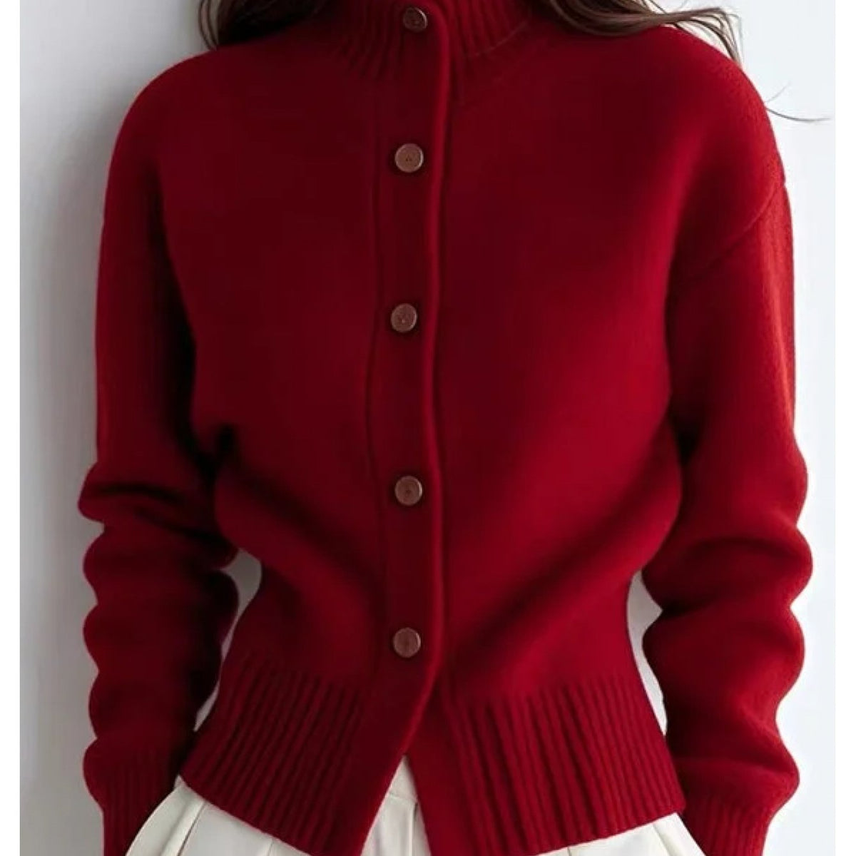 Vera | Hochgeschlossene Knopfstrickjacke