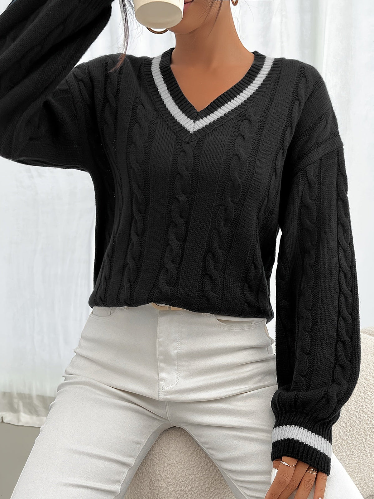 Hattie | Pullover mit Zopfmuster und V-Ausschnitt