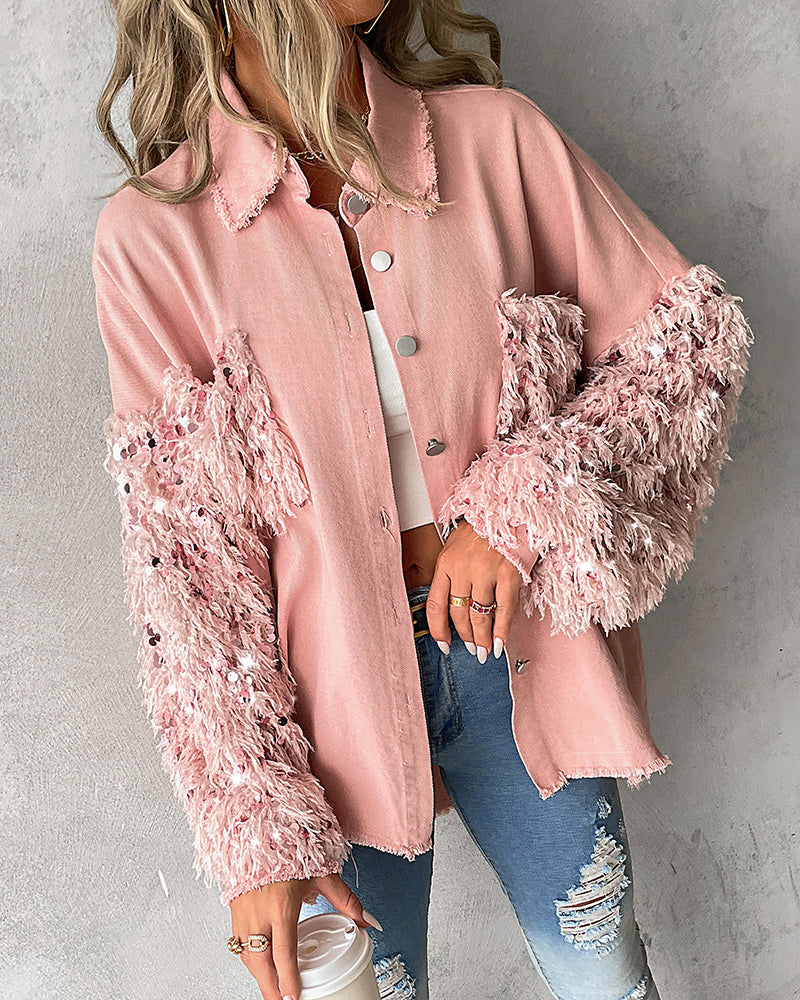 Jeansjacke mit Pailletten-Dekor, Umlegekragen, Knopfleiste, Taschen, lässigem Plüsch-Besatz und ausgefransten Kanten