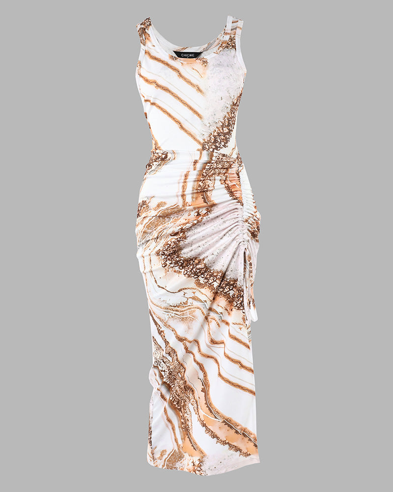 Geripptes ärmelloses Kleid mit U-Ausschnitt, Marmor-Print, Kordelzug, Raffungen und hohem Schlitz – Freizeit- und Urlaubskleid