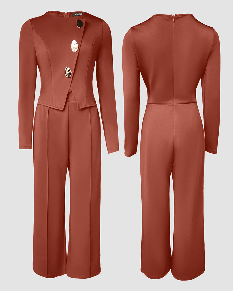 Lässiger Jumpsuit mit goldenen Zierknöpfen, langen Ärmeln, Frontnaht, Reißverschluss am Rücken und modischer Zweiteiler-Optik für den Arbeitsalltag