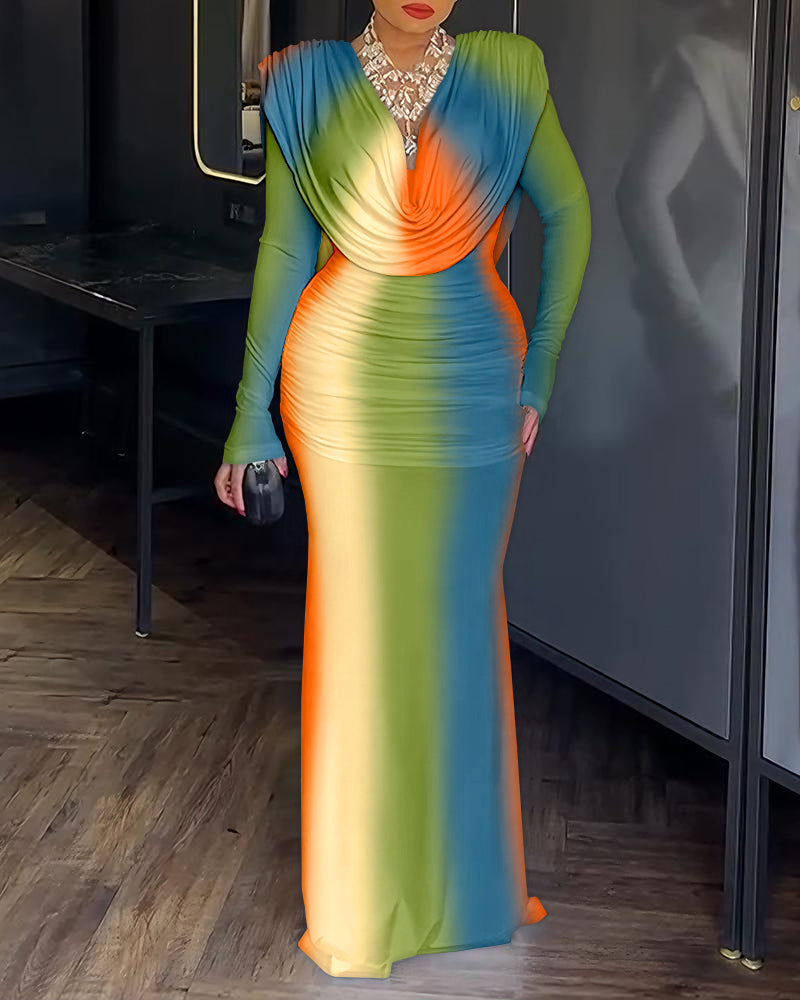 Abendkleid mit Batikmuster, Wasserfallausschnitt, langen Ärmeln, rückenfreiem Design, figurbetontem Schnitt, Reißverschluss am Rücken und gerafftem Meerjungfrauensaum