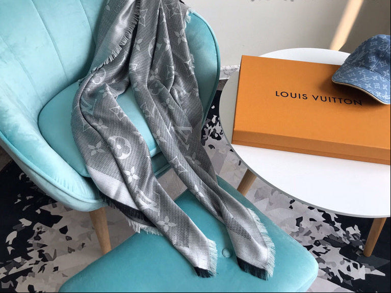 Louis Vuitton Monogram Shine Shawl – Silver Grey