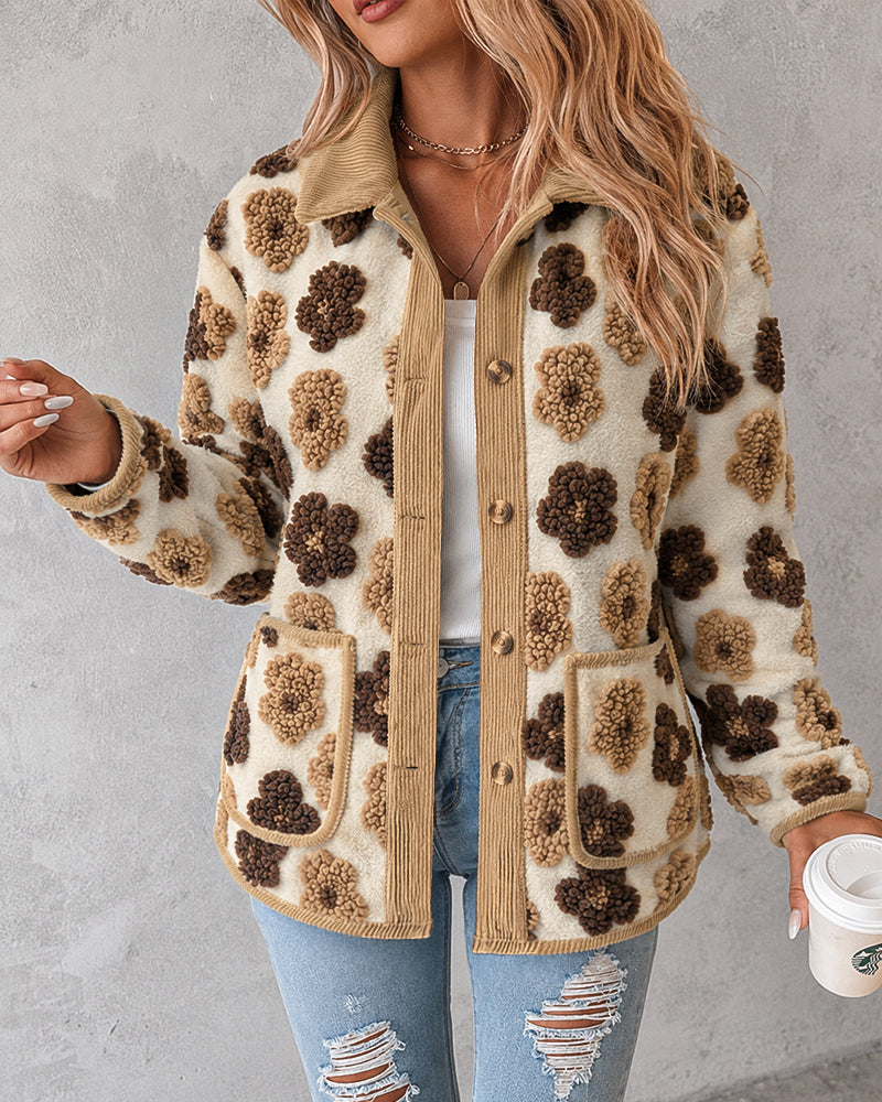 Damen-Jacke in 3D-Lammfelloptik mit Blumenmuster, Cordbesatz, durchgehender Knopfleiste und Fleece-Futter