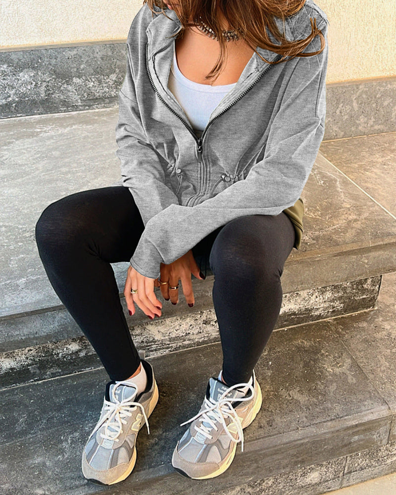 Locker geschnittene Kapuzenjacke mit langem Arm, Kordelzug in der Taille und Taschen