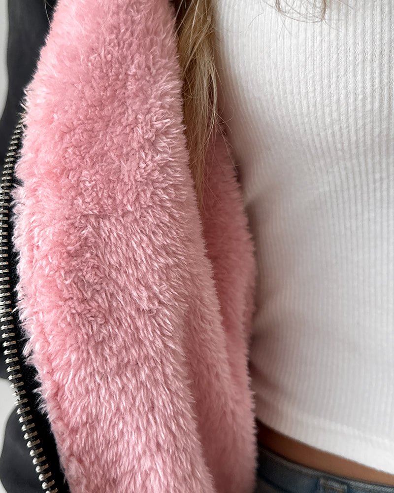 Flauschige Jacke mit Kapuze, Reißverschluss, Fleecefutter und Taschen