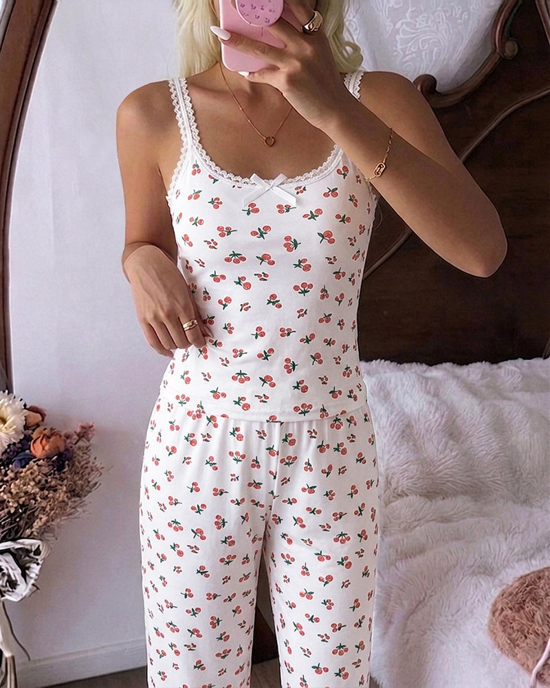 Damen-Loungewear-Set mit Blümchenmuster und Spitzenbesatz: Figurbetontes Camisole-Top und gerade Hose, lässiger Pyjama-Anzug