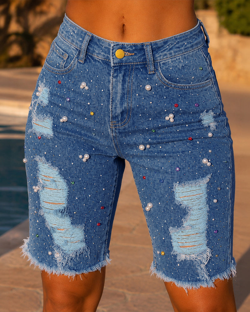 Damen Y2K Bermuda-Jeansshorts mit Strasssteinen und Perlen, ausgefranstem Saum und farbenfrohen Apparaten
