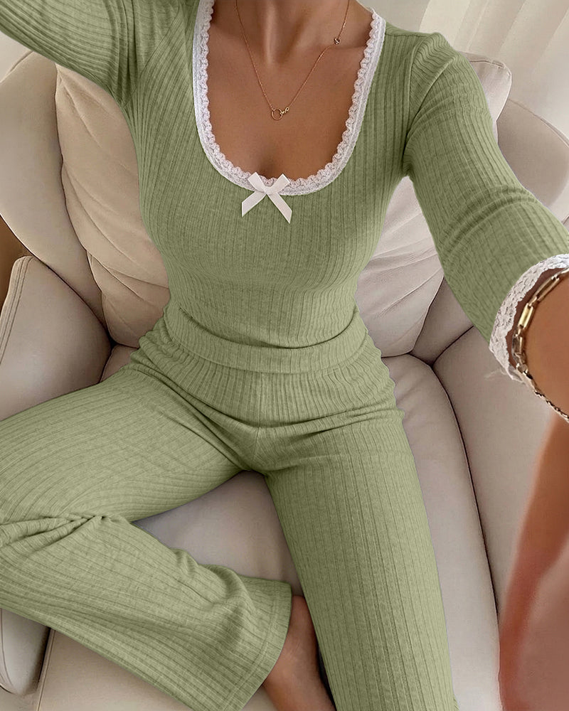Damen 2-teiliges geripptes Lounge-Set, Langarm-Oberteil mit Spitzenbesatz und Hose mit hoher Taille, Schlafanzug-Set mit Taschen