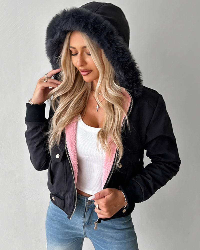 Flauschige Jacke mit Kapuze, Reißverschluss, Fleecefutter und Taschen