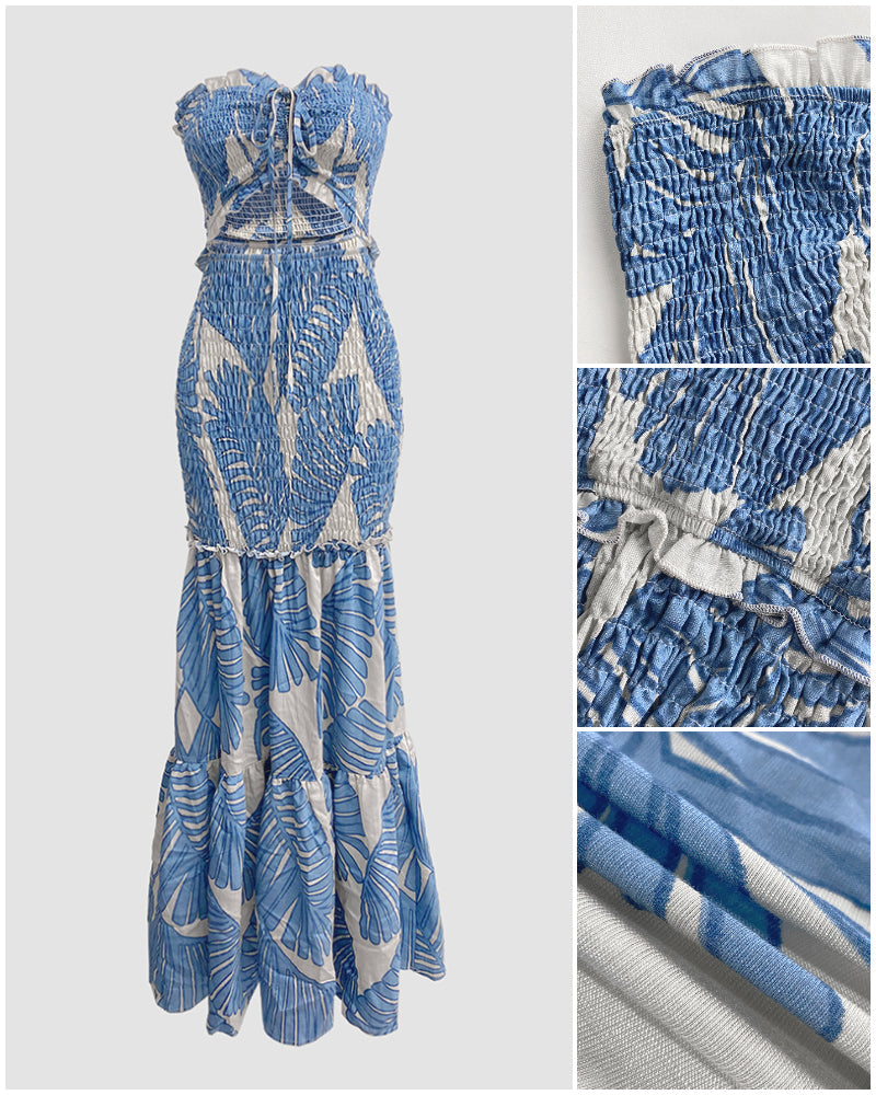 Tropisches Neckholder-Kleid mit gesmokter Taille, Rüschenbesatz, Cut-out vorne, gerafftem Detail, schmaler Passform, Rüschensaum und Meerjungfrauen-Schnitt für den Urlaub