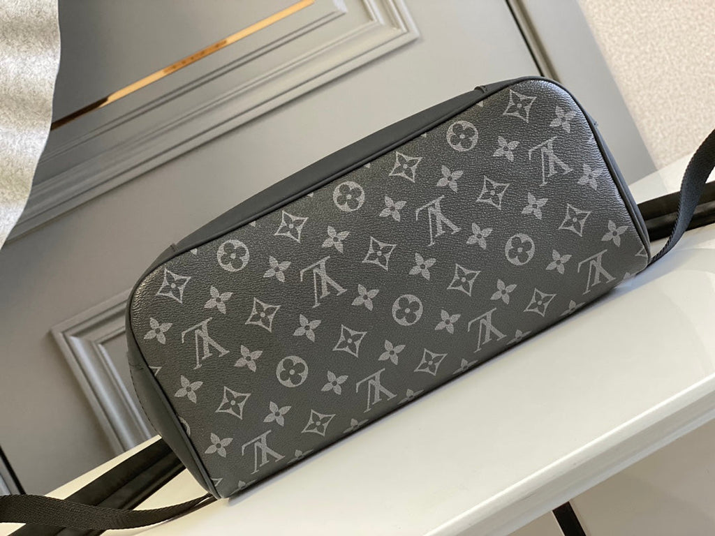 STEAMER RUCKSACK 45 IN GUN METAL MONOGRAM ECLIPSE CANVAS UND SCHWARZEM KALBSLEDER MIT SILBERFARBENER SCHNALLE