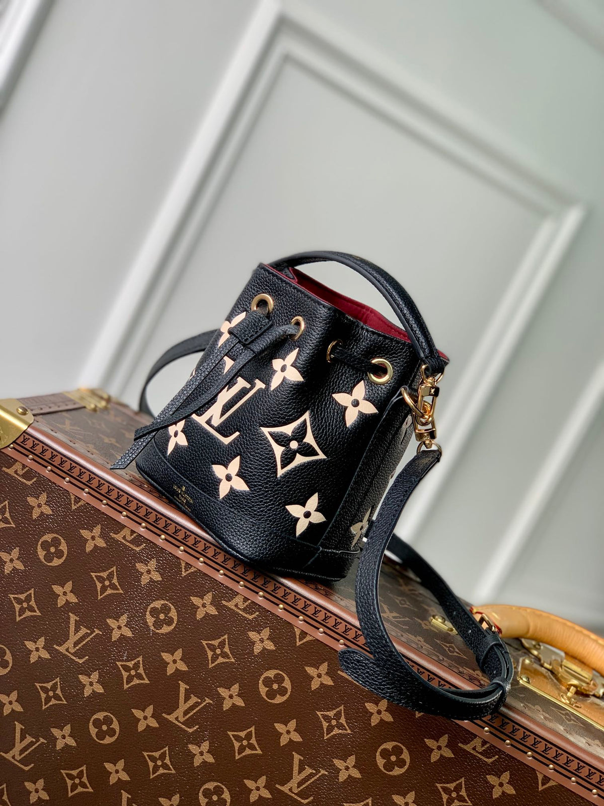 NANO NOÉ 16 IN SCHWARZ-BEIGE ZWEIFARBIGEM MONOGRAM EMPREINTE KALBSLEDER