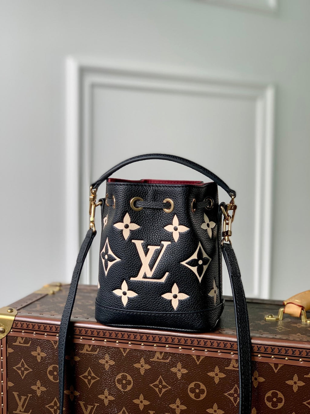 NANO NOÉ 16 IN SCHWARZ-BEIGE ZWEIFARBIGEM MONOGRAM EMPREINTE KALBSLEDER