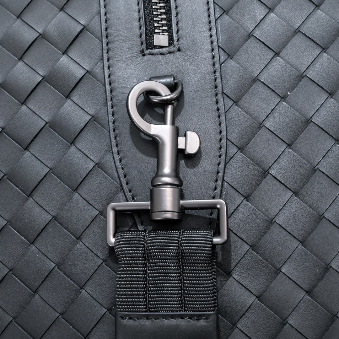 Bottega Veneta Intrecciato Woven Leather Travel Duffle Bag – Black