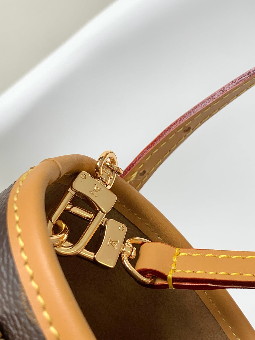 NANO BUCKET 13 BRAUNES MONOGRAMM-CANVAS