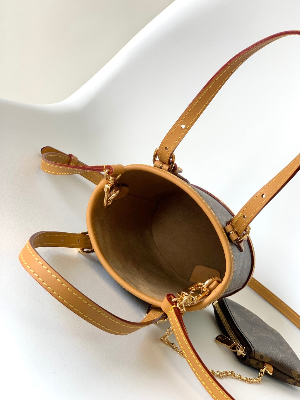 NANO BUCKET 13 BRAUNES MONOGRAMM-CANVAS