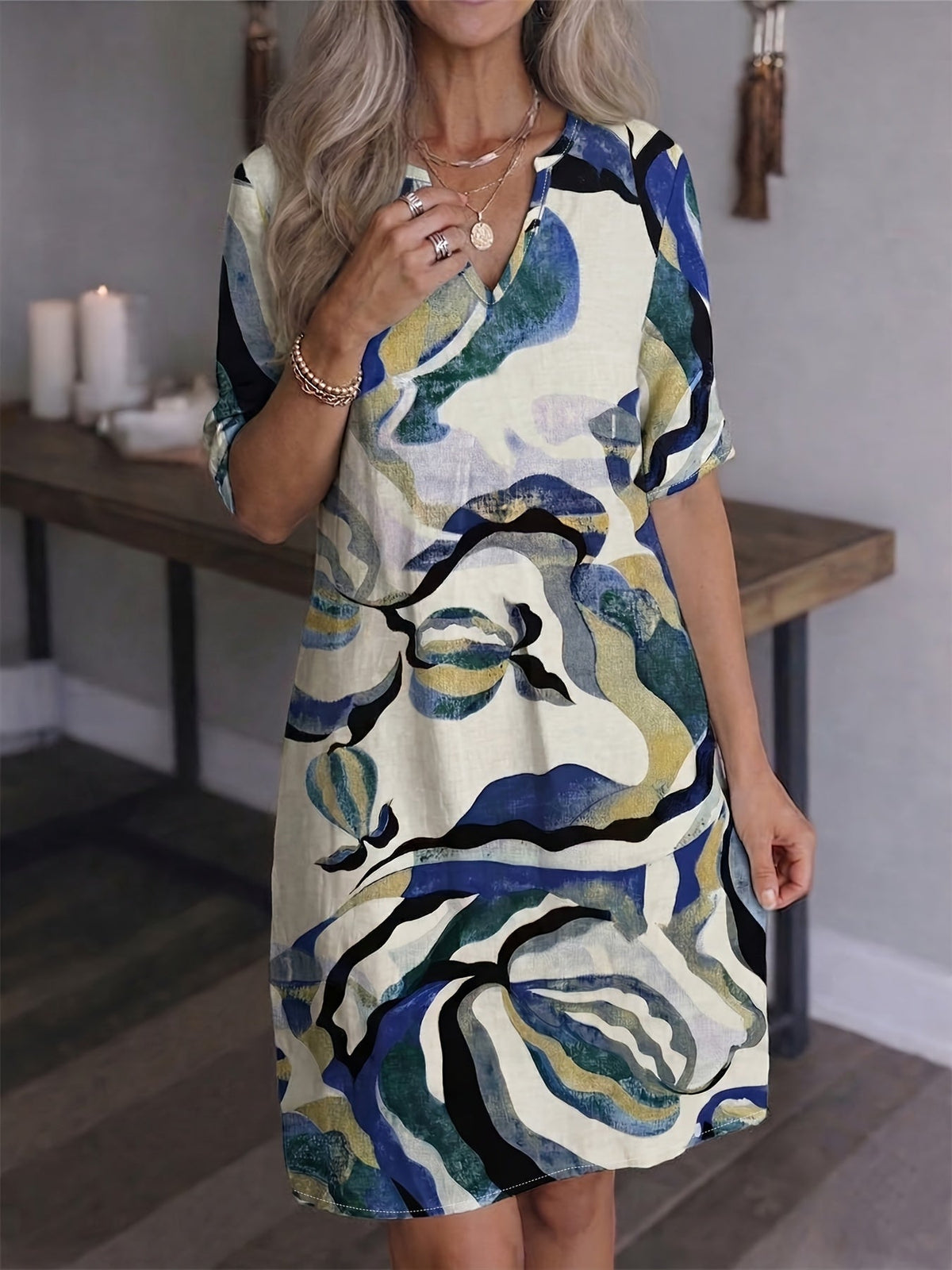 Marion | Kunstvolles Kleid mit V-Ausschnitt