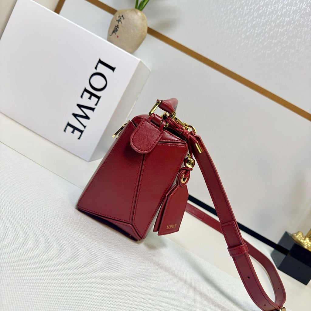 Loewe Puzzle Bag Medium – Berry Wine Red Smooth Calfskin Gold Hardware