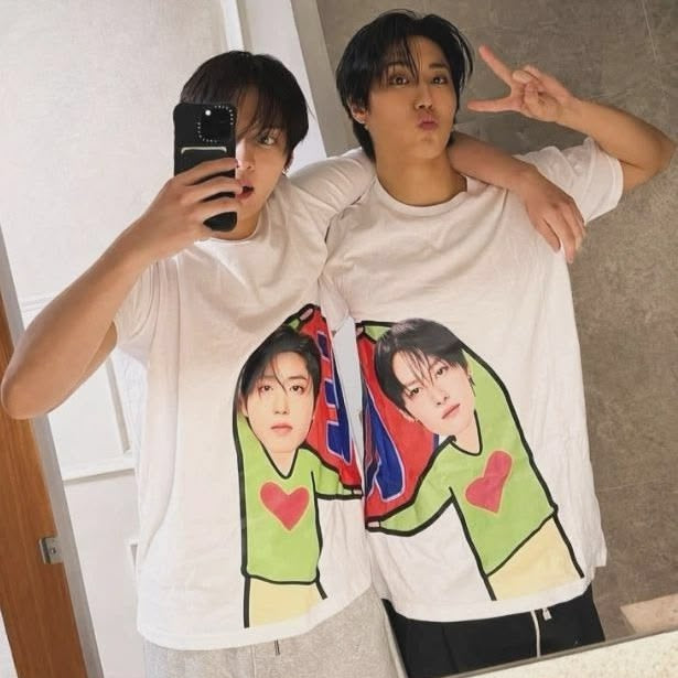 Lee Know and Han Matching Couple T-Shirts - view 4