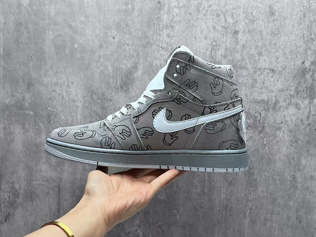 Air Jordan 1 Retro High OG x KAWS – Cool Grey