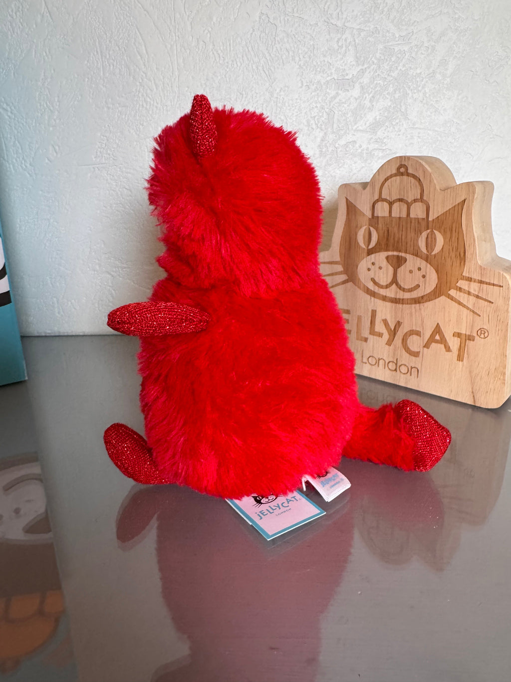 Jellycat Hugg McSnugg