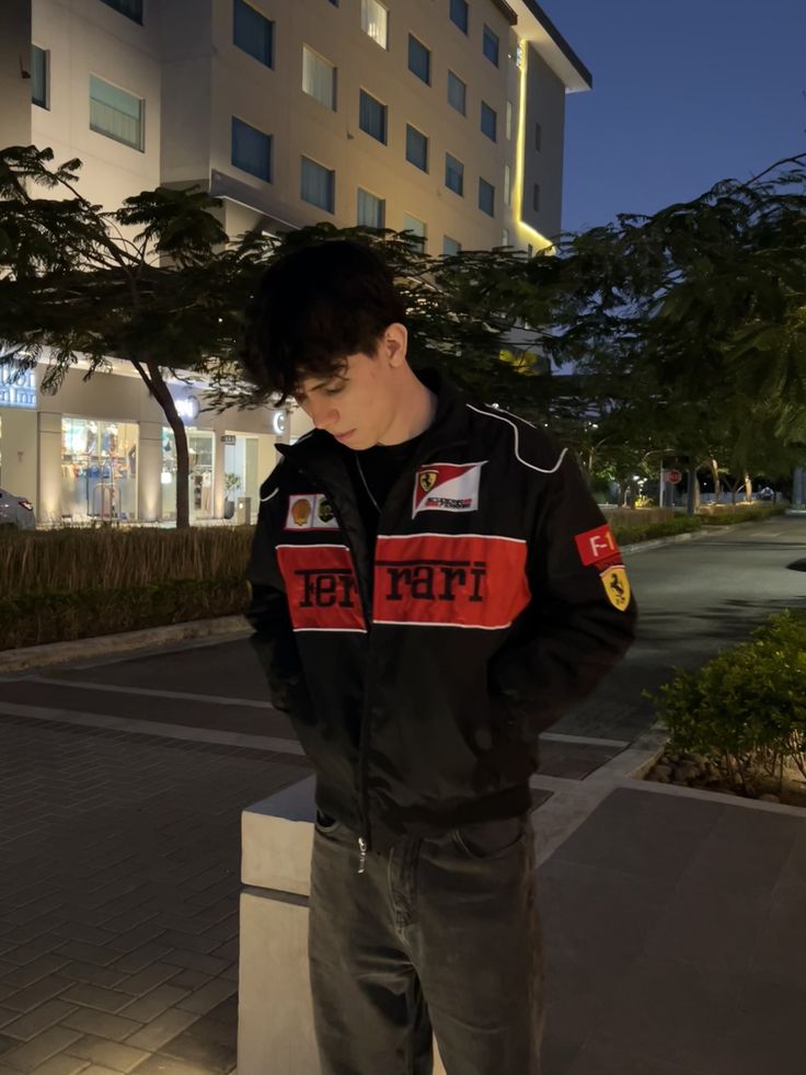 Blouson noir Ferrari