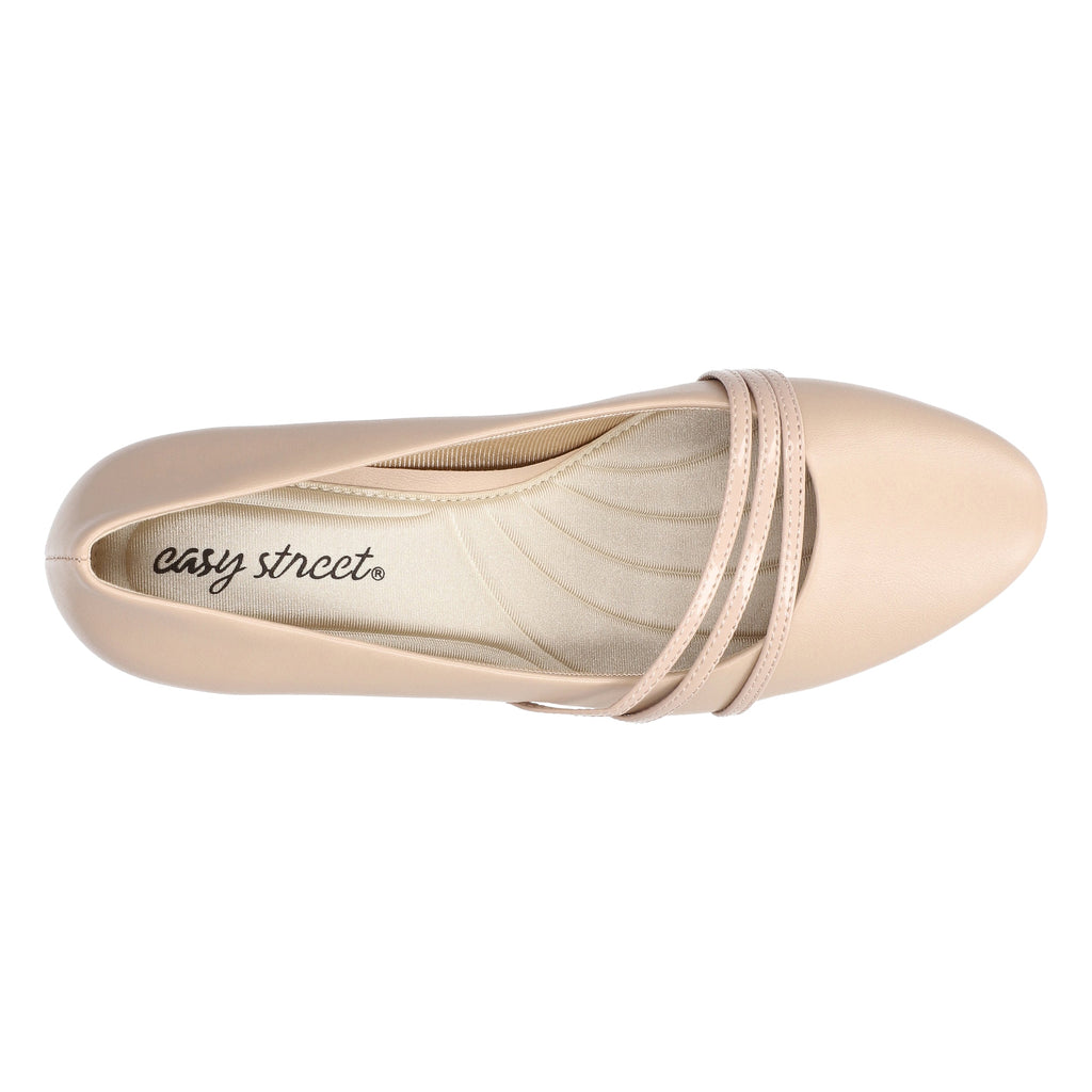 Easy Street Women's Cristiny White Pumps