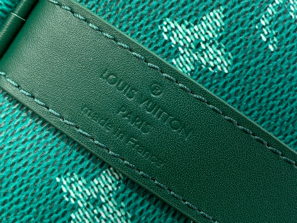 Louis Vuitton Keepall Bandoulière 50 – Green Monogram Canvas Paw Charm Marque Edition