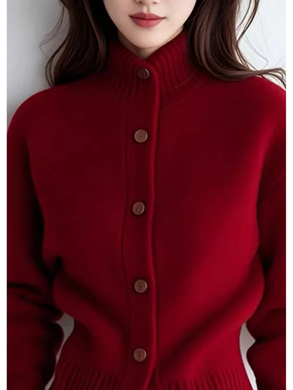 Vera | Hochgeschlossene Knopfstrickjacke
