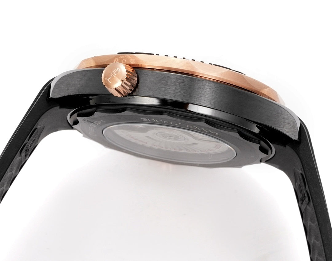 Omega Seamaster Diver 300M – Black Ceramic Everose Gold Crown Black Wave Dial Rose Gold Hands Rubber Strap