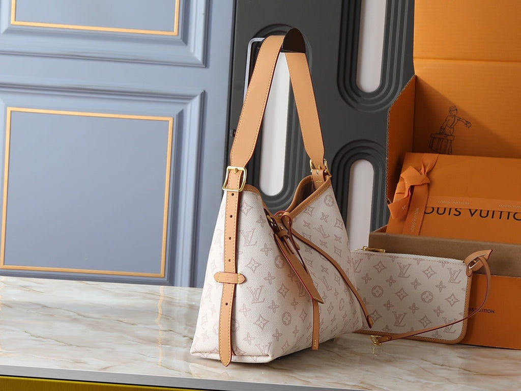 CarryAll Milky Monogram Handtasche & Pochette