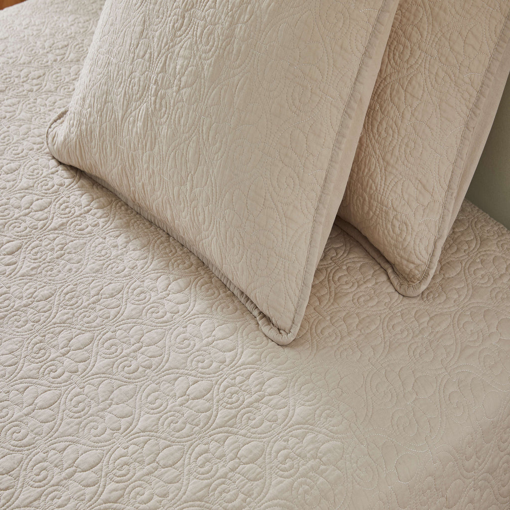 Patina Vie 3 Piece 100% Cotton Stitched Embroidered Quilt Set