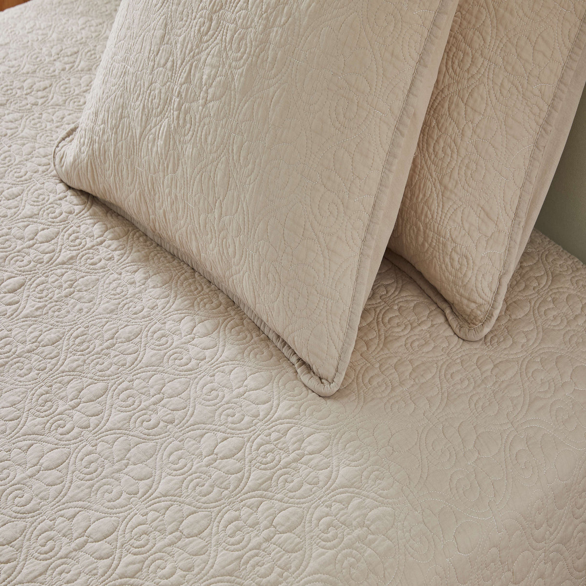 Patina Vie 3 Piece 100% Cotton Stitched Embroidered Quilt Set