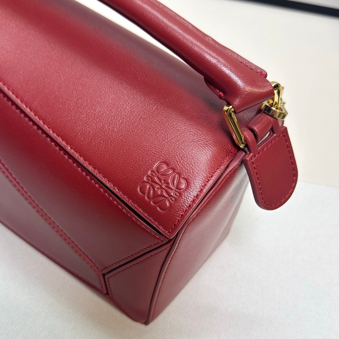 Loewe Puzzle Bag Medium – Berry Wine Red Smooth Calfskin Gold Hardware