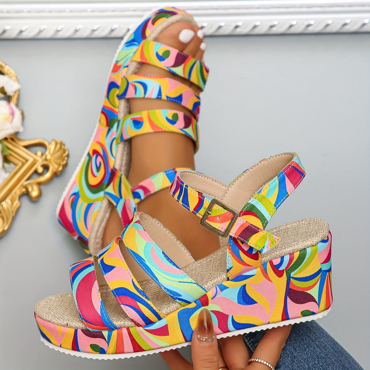 Vanessa | Stylishe Plateausandalen mit Knöchelriemen