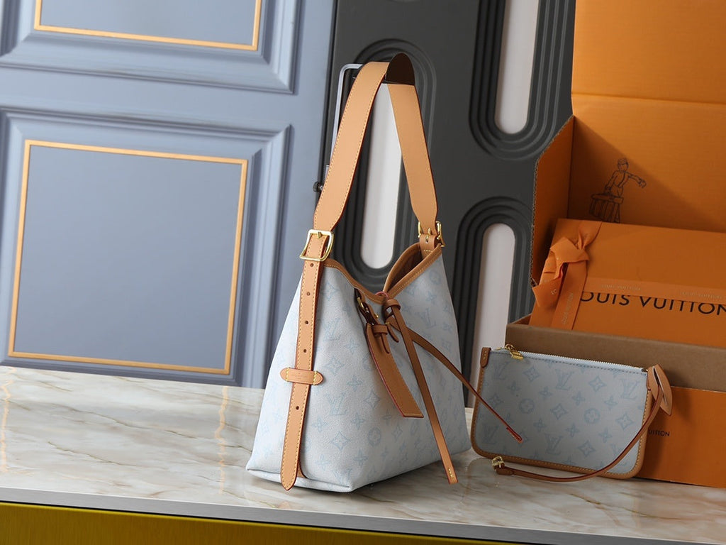 CarryAll Milky Monogram Handtasche & Pochette