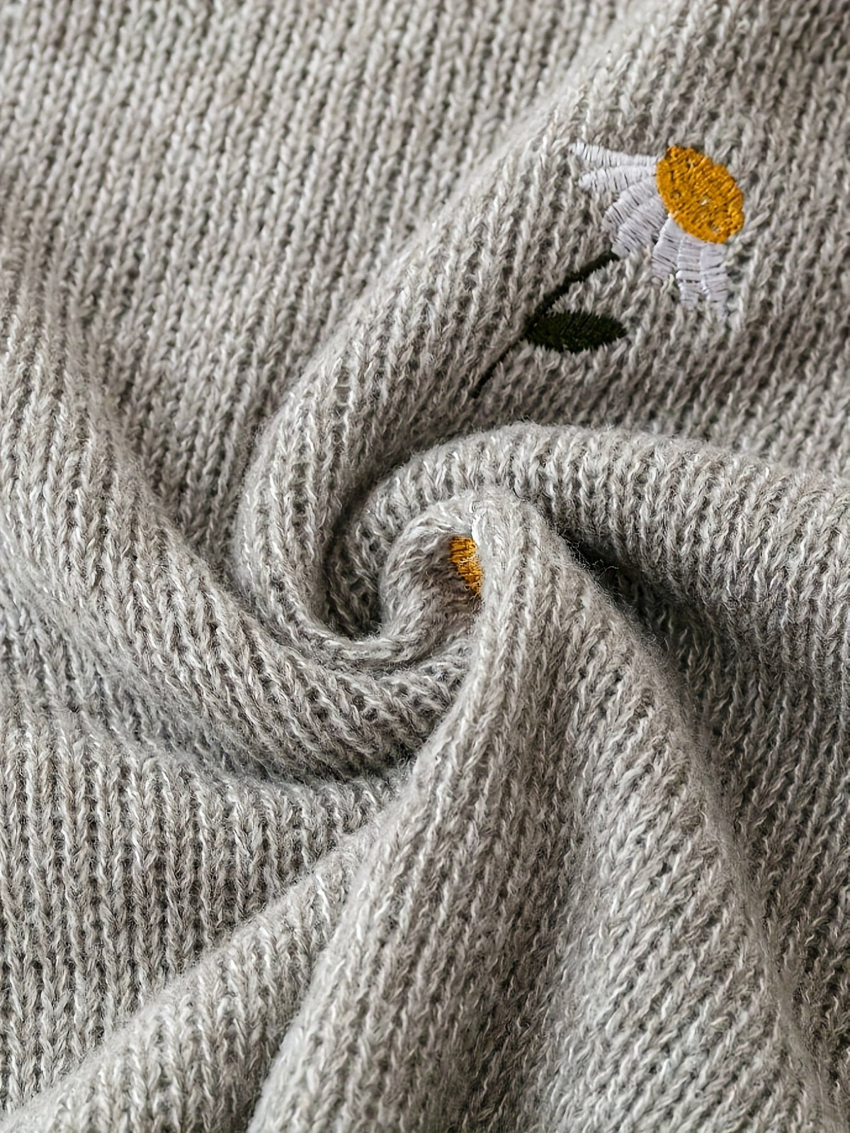 Lena | Pullover mit Blumenstickerei