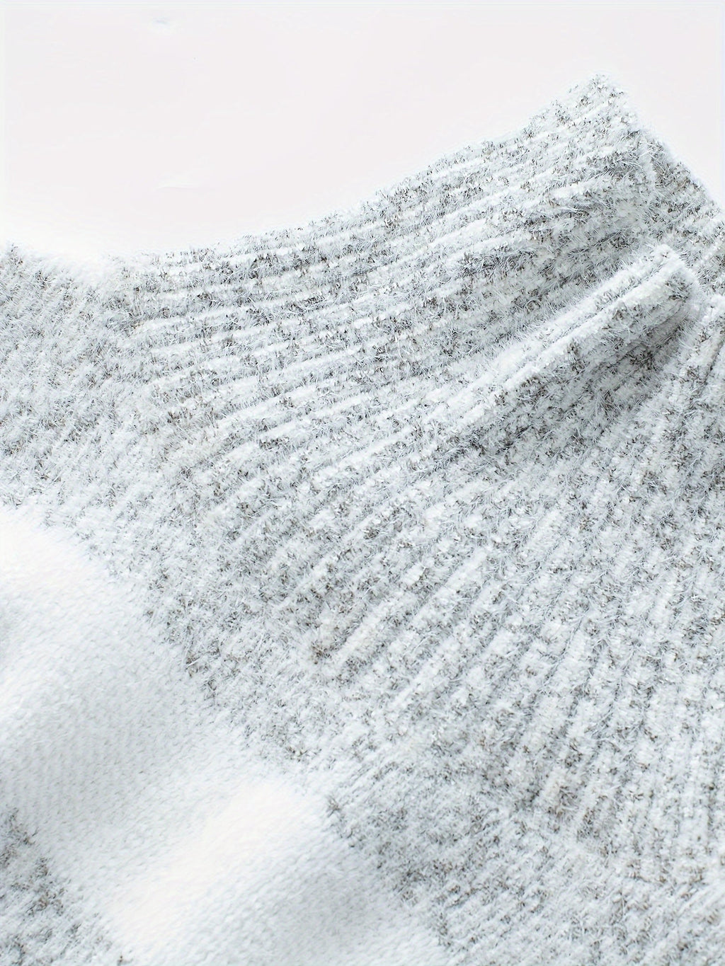 Isolde | Kuscheliger Streifenpullover mit Stehkragen