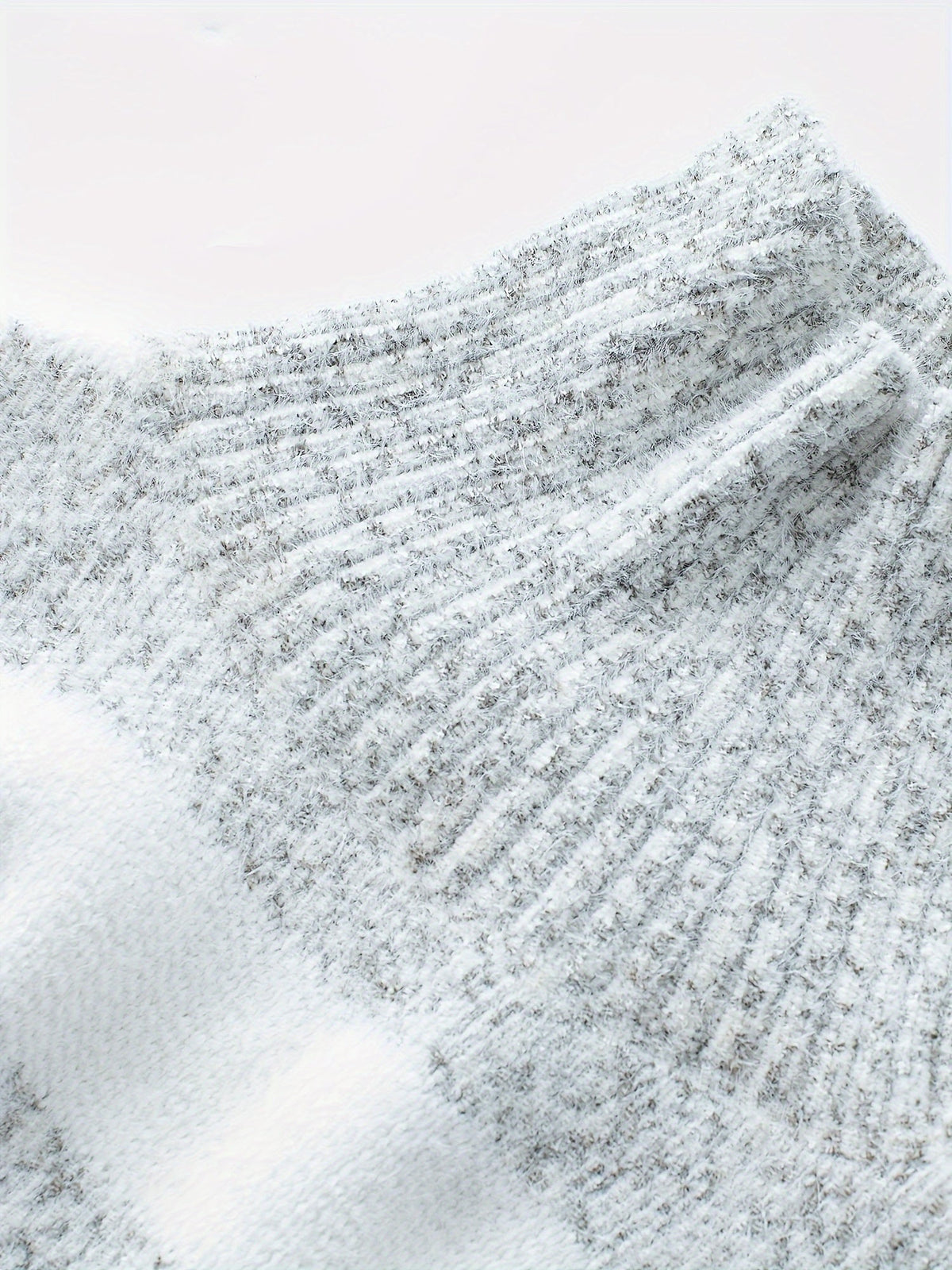 Isolde | Kuscheliger Streifenpullover mit Stehkragen