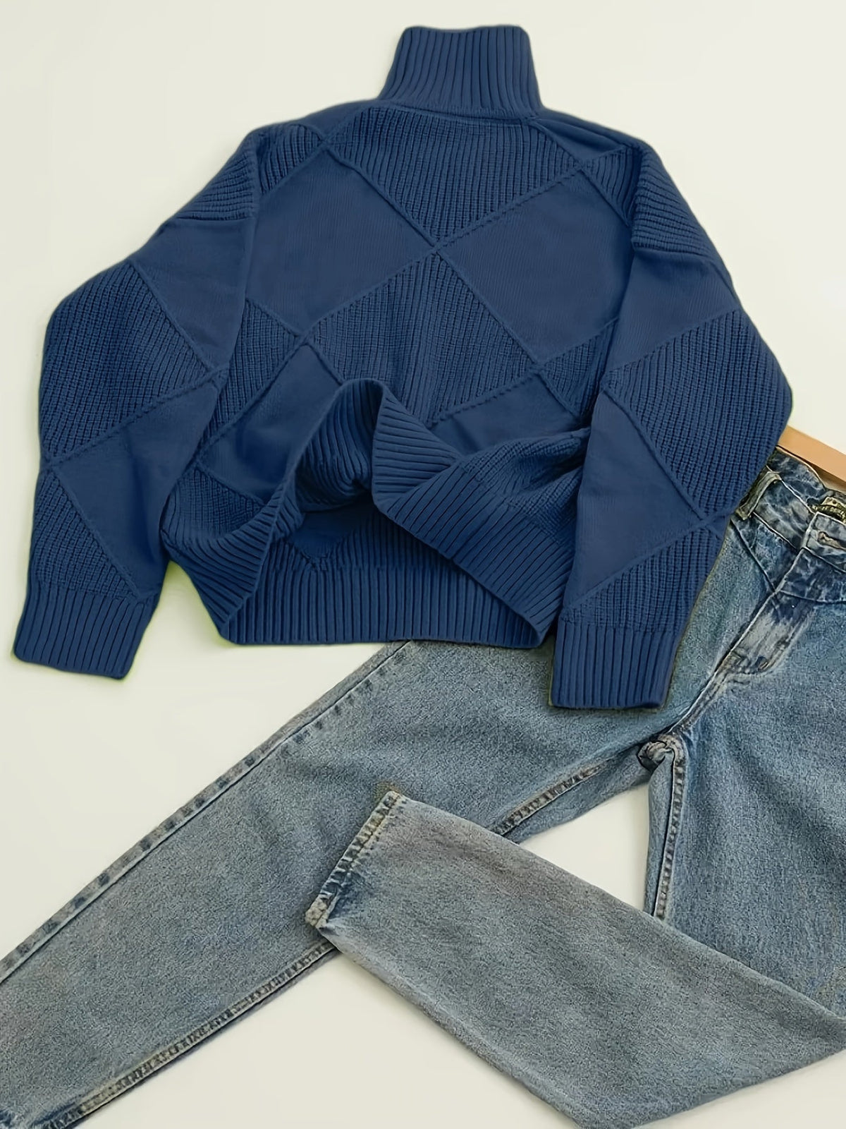 Freya | Strukturierter Rollkragenpullover