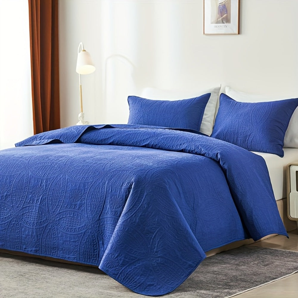 Coin-Pattern Quilted Coverlet Set with Pillowcases, Twin to King Sizes and Ten Color Choices