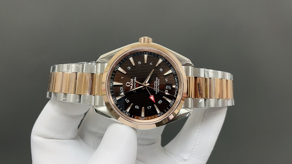 Omega Seamaster Aqua Terra GMT – Two-Tone Steel Rose Gold Brown Teak Dial Red GMT Hand Date Two-Tone Bracelet