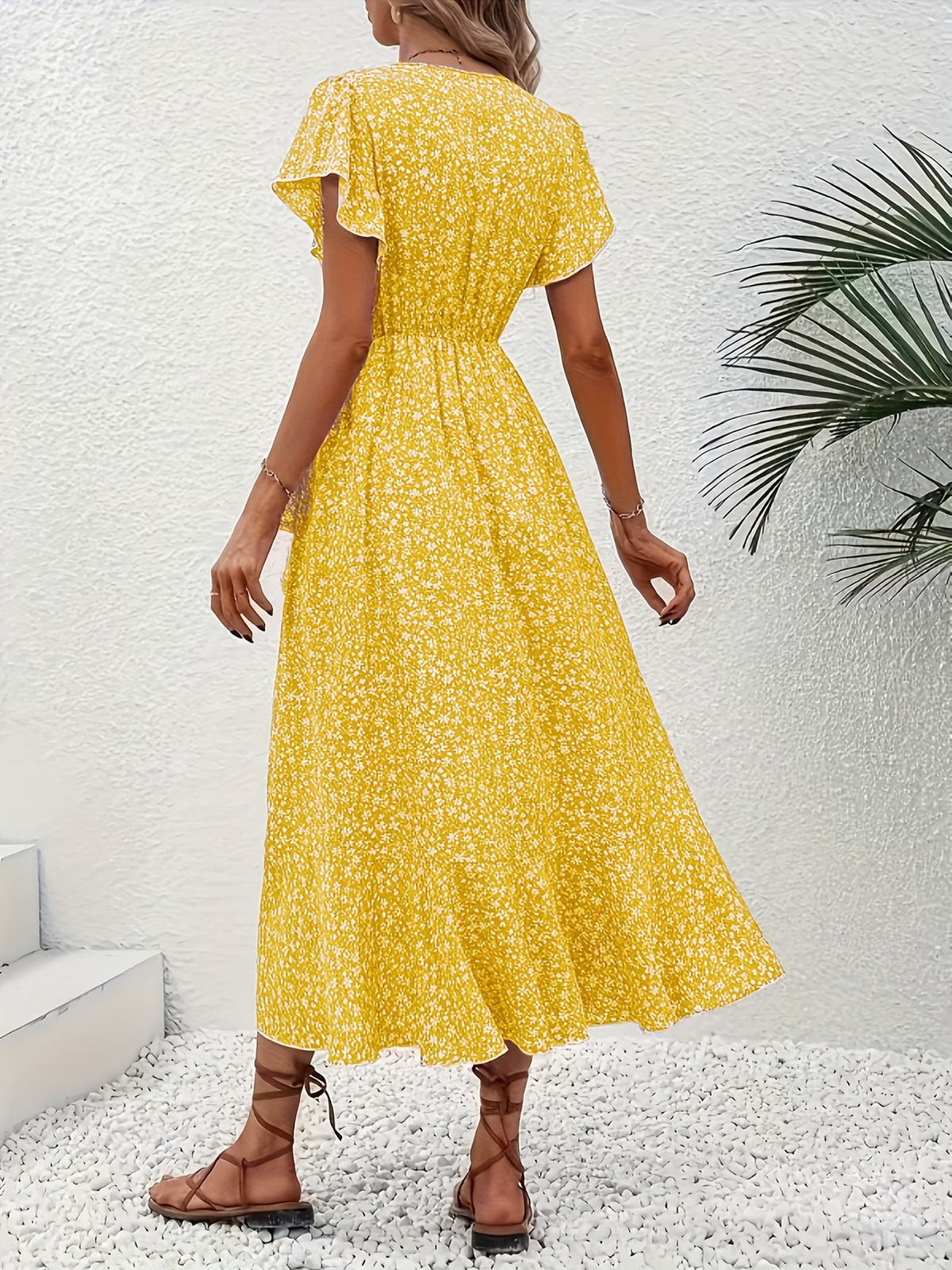Elira | Stilvolles Blumenkleid mit V-Ausschnitt